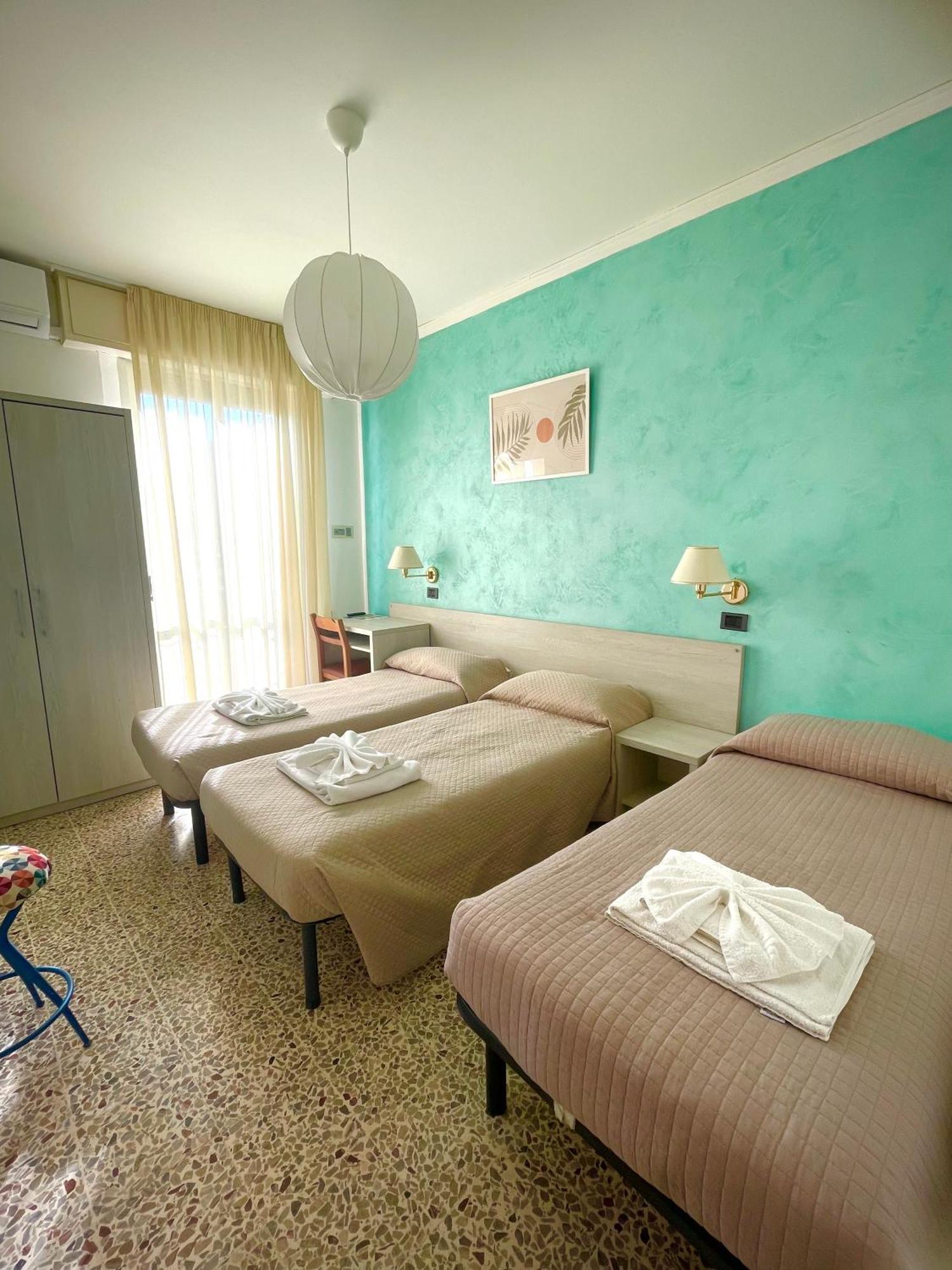 Hotel Reale Rimini Buitenkant foto