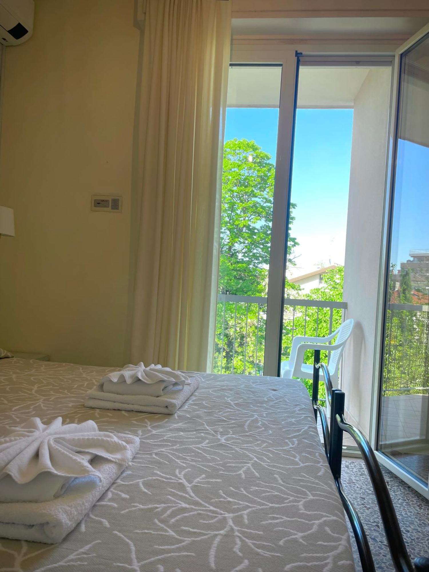 Hotel Reale Rimini Buitenkant foto