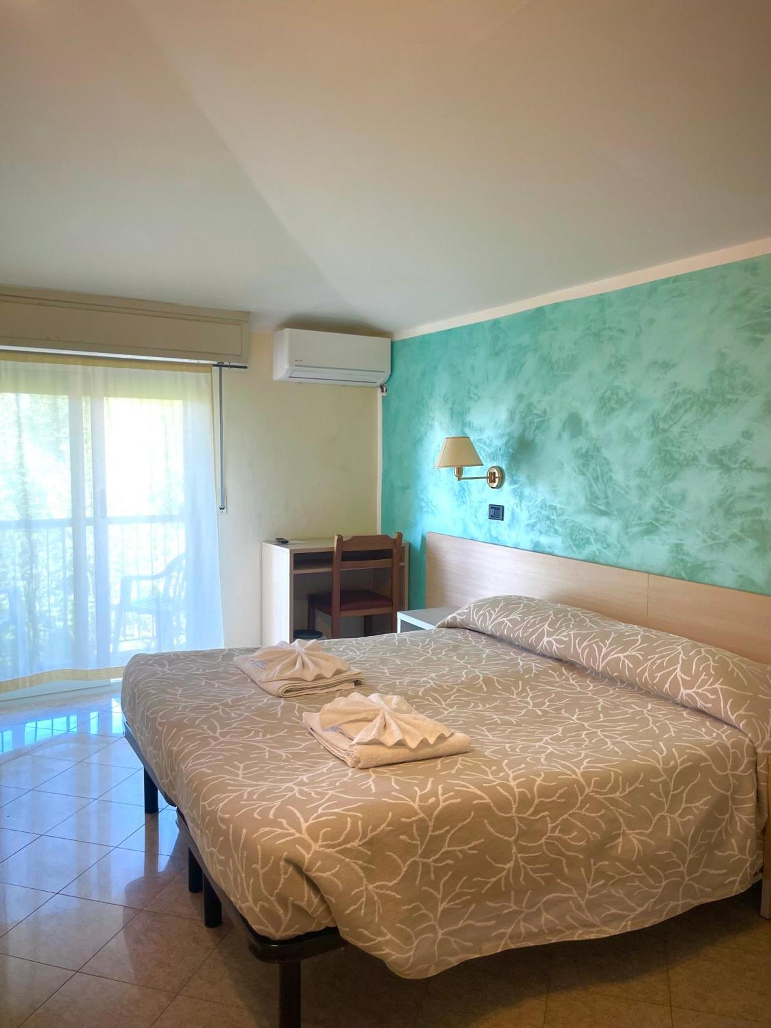 Hotel Reale Rimini Buitenkant foto